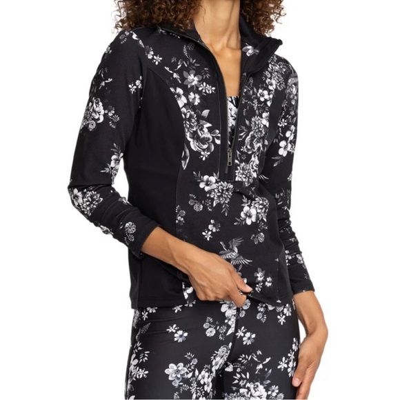 Woman’s Johnny Was Top flowers, black white size medium
